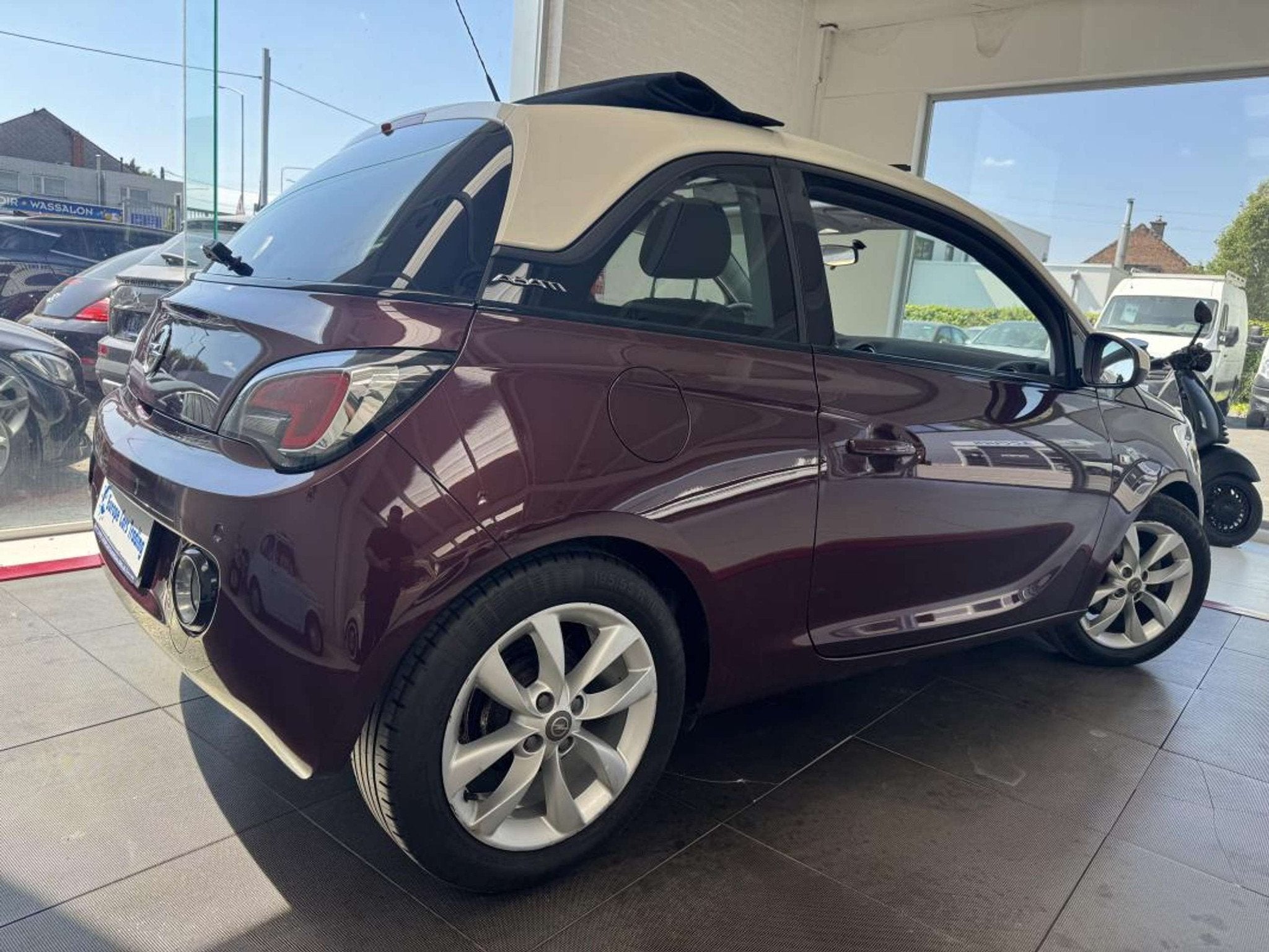 Opel ADAM SWING TOP 1.2 69CH CAB CABRIO CABRIOLET 1ER MAIN C, Auto's, Gebruikt, Overige kleuren, https://public.car-pass.be/vhr/032f126e-08fd-4c05-afba-b1e5839a9585