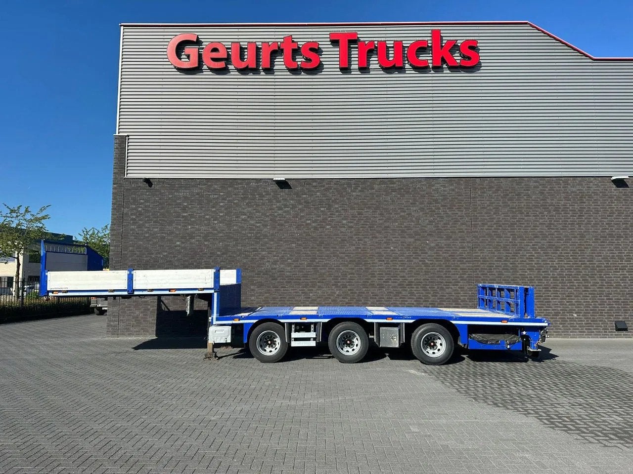 Emtech NNR48 3 ASSER HYDRAULISCHE GESTUURDE KORTE UITSCHUIFB, Auto's, Blauw, Overige brandstoffen, Aanhangers en Opleggers, Te koop
