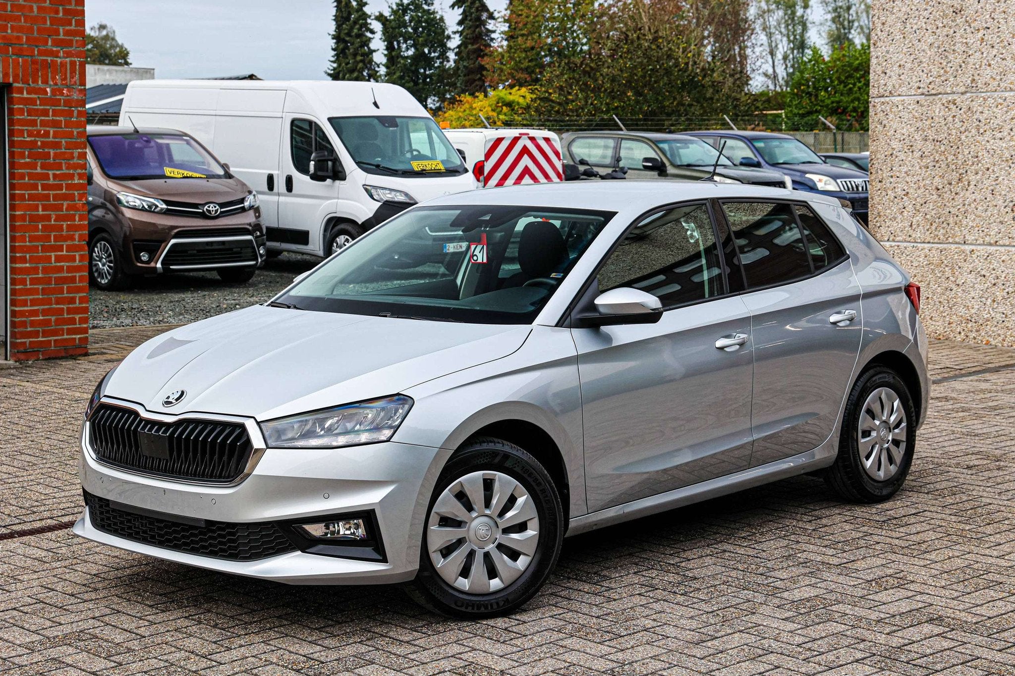 Skoda Fabia ACHTERUITRIJCAMERA*NAVIGATIE*PARKEERSENSOREN-VOO, Autos, Argent ou Gris, Entreprise, 116 ch, Noir