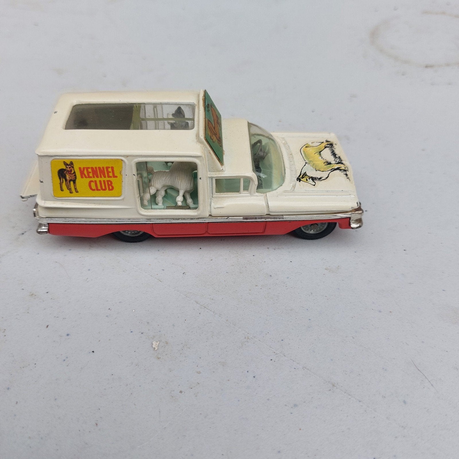 gorgi toy camionnette dog impala très bon etat, Enlèvement ou Envoi, Comme neuf, Voiture, Corgi