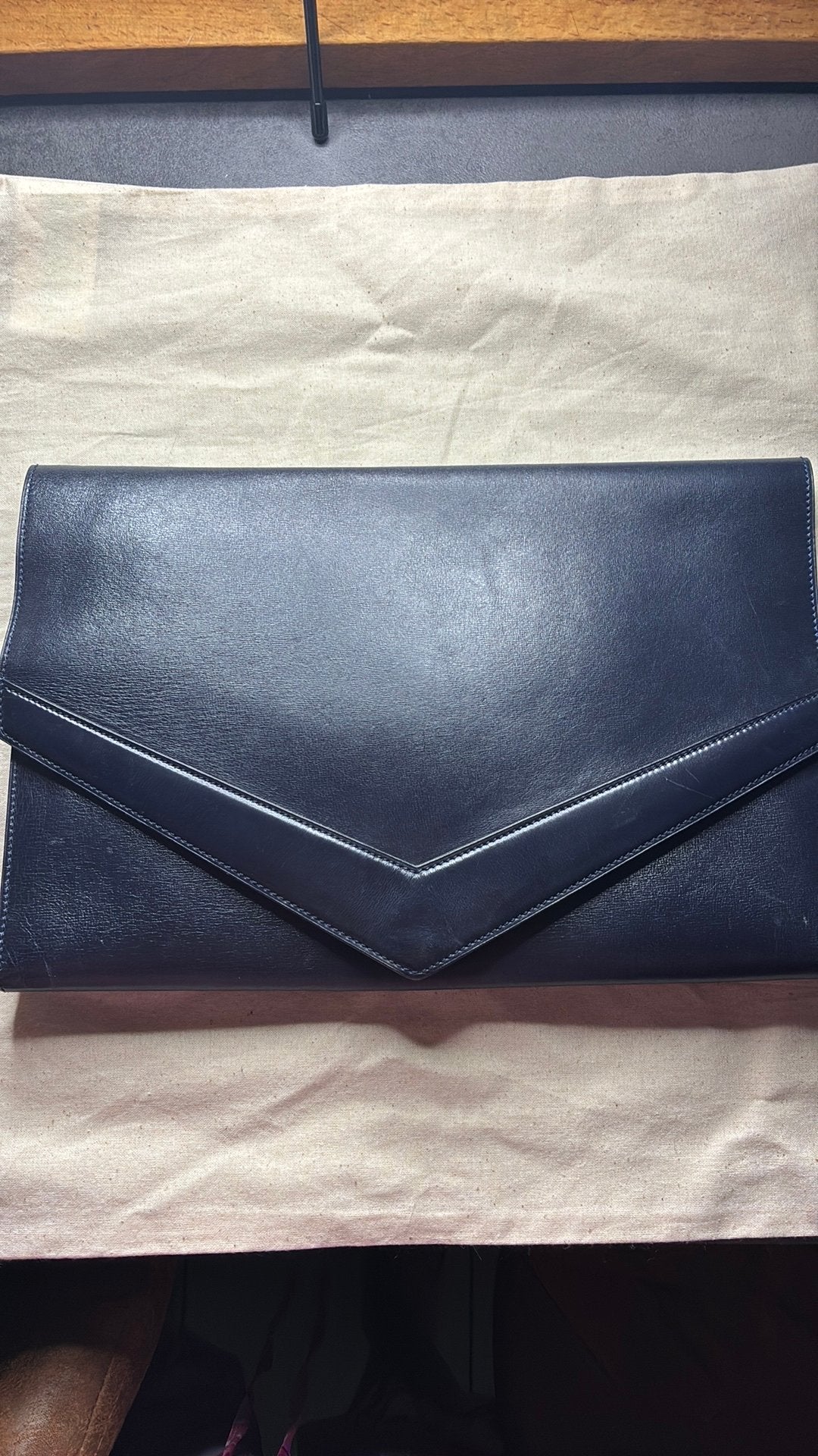 Pochette Delvaux bleu marine, Bijoux, Sacs & Beauté, Enlèvement ou Envoi, Utilisé, Bleu, Sac de soirée