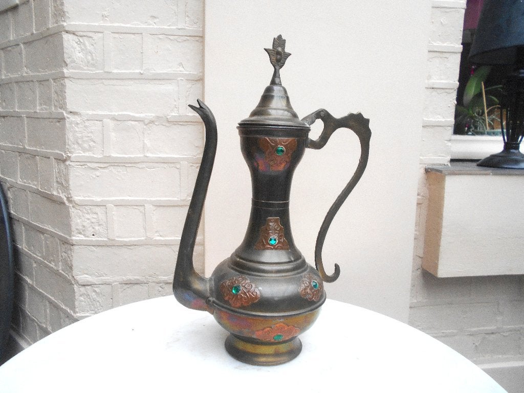 ancienne aiguière orientale avec cabochons verts, Enlèvement ou Envoi