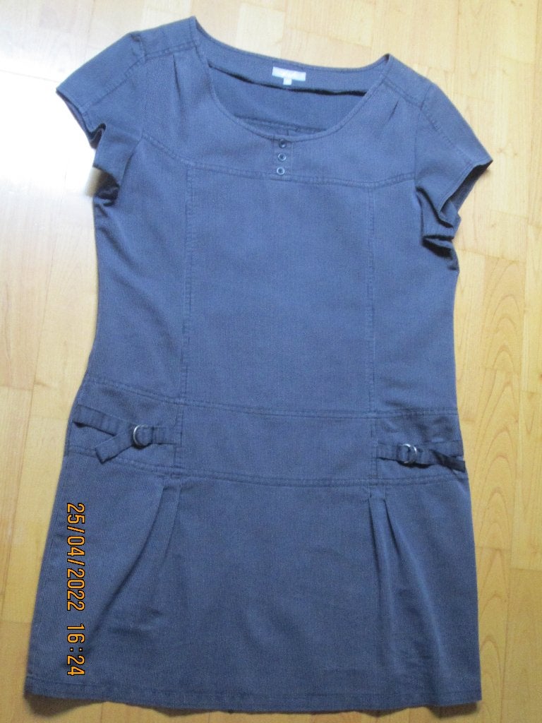 Robe gris foncé, manches courtes « BNK » taille 42, Kleding | Dames, Jurken, Zo goed als nieuw, Maat 42/44 (L), Grijs, Boven de knie