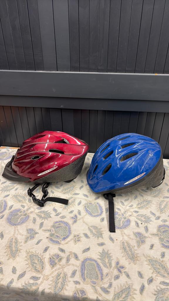 Casques velo (2), Enlèvement, Comme neuf