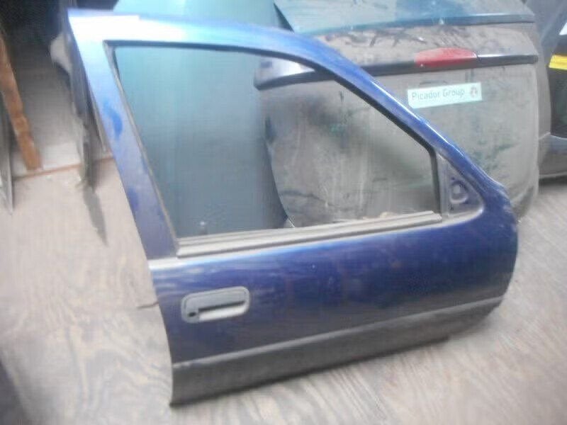PORTIER RECHTS VOOR Opel Vectra A (86 / 87), Bahnhofsplatz 65423 Rüsselsheim am Main, DE, Gebruikt, Deur, Opel