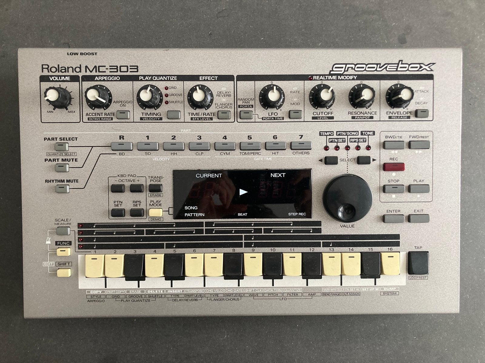 Roland MC-303 Groovebox, Ophalen, Zo goed als nieuw, Roland