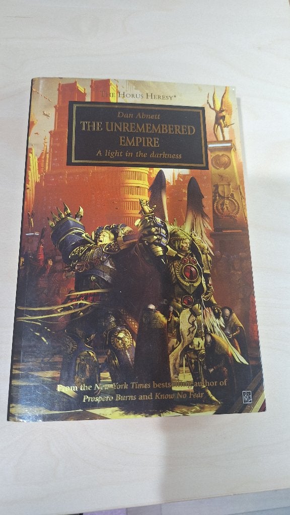 The Unremembered Empire Dan Abnett 1st Ed 2014 softback, Boeken, Science fiction, Ophalen of Verzenden, Zo goed als nieuw, Dan Abnett