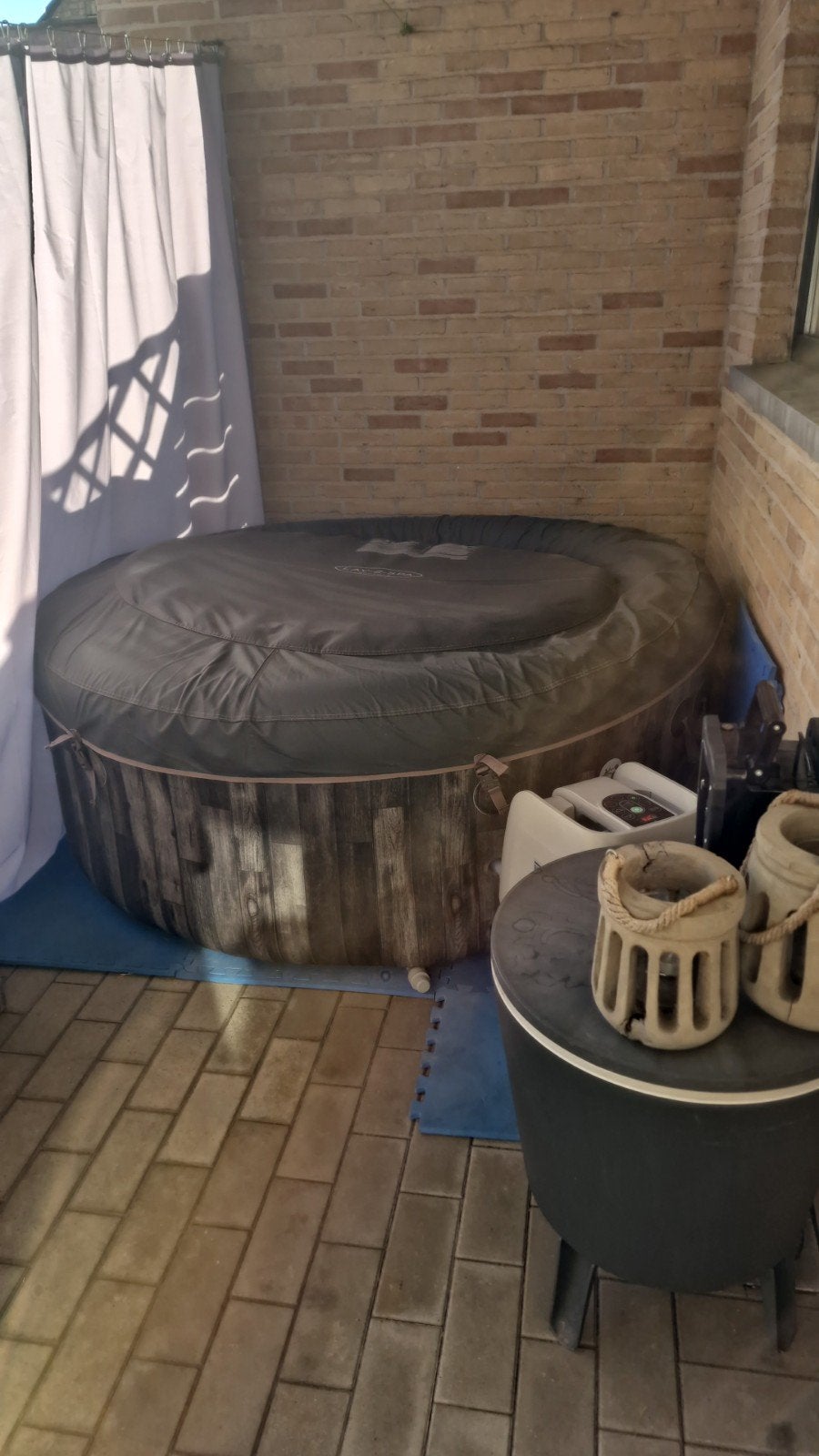 Te koop jacuzzi, Ophalen, Gebruikt, Afdekzeil, Opblaasbaar