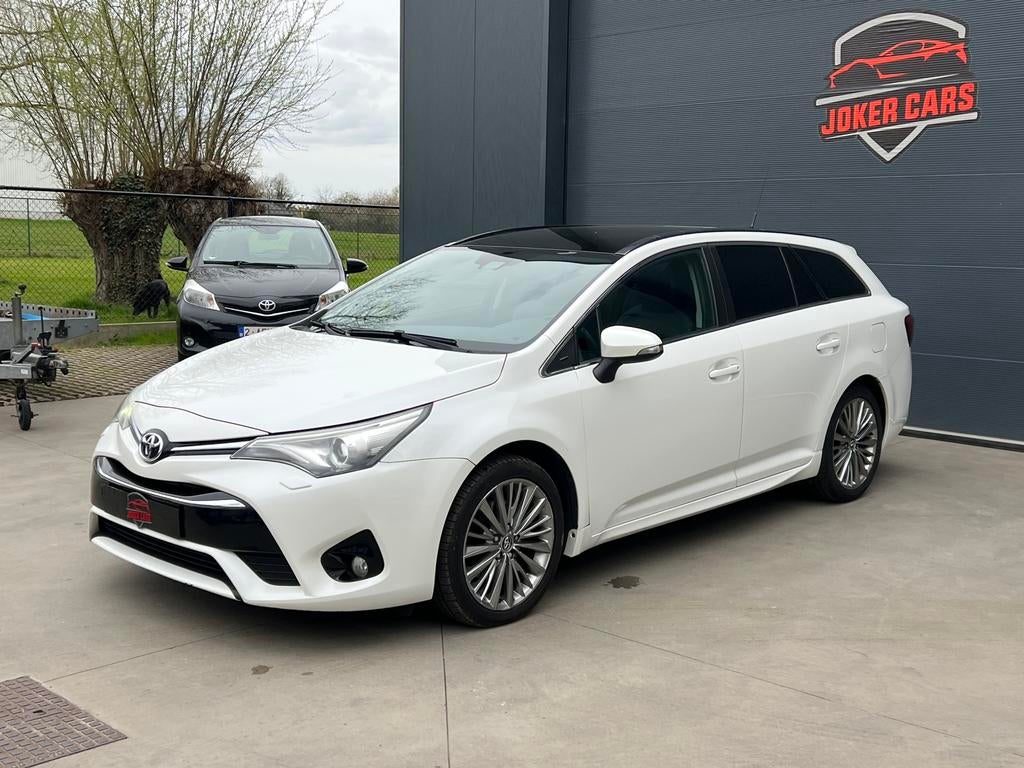 Toyota Avensis SW 2.0 D-4D Premium Camera Xenon Navi EURO6B, Auto's, 1998 cc, Avensis, 4 cilinders, Leder