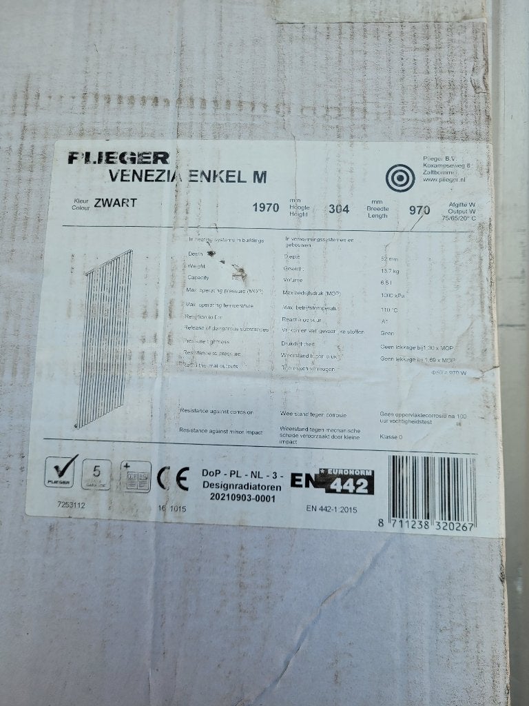 radiateur 1970x304 NOIR PLIEGER NEUF val.720, Bricolage & Construction, Enlèvement, Neuf, Radiateur