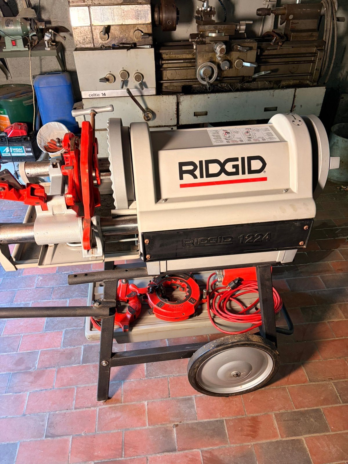 Ridgid 1224 draadsnijmachine, Doe-het-zelf en Bouw, Ophalen, Zo goed als nieuw