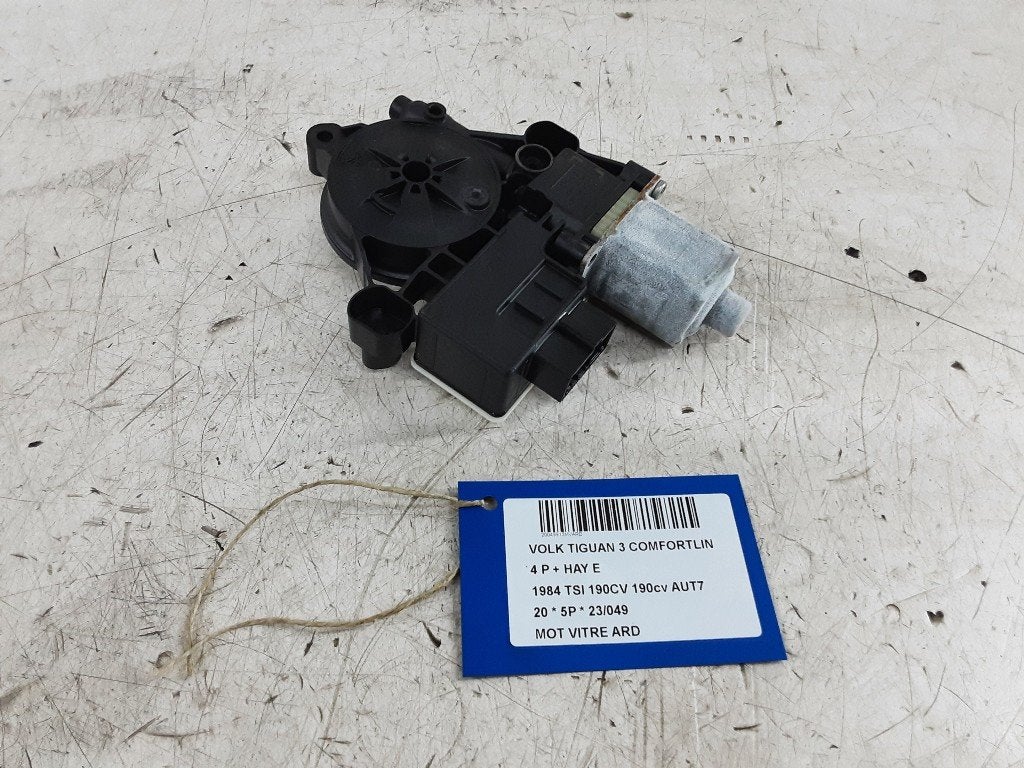 MOTEUR LEVE VITRE ELECTRIQUE ARRIÈRE DROIT Tiguan (AD1), Volkswagen, Mevr. I. Hauben, Utilisé, Arrière