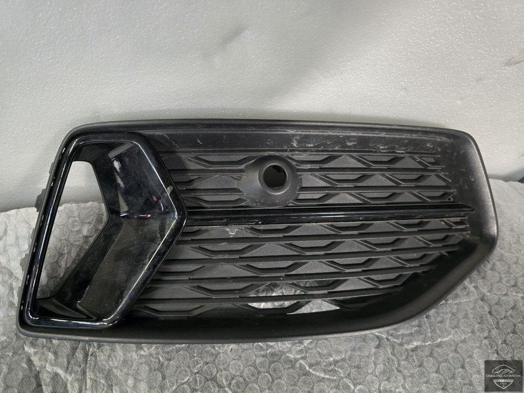 Audi A6 C8 4K 2018+2024 Voorbumper Rooster Rechts 4K0807682A, Gebruikt, AUDI AG, Auto-Union-Strasse 1
85045  Ingolstadt, DE, Audi