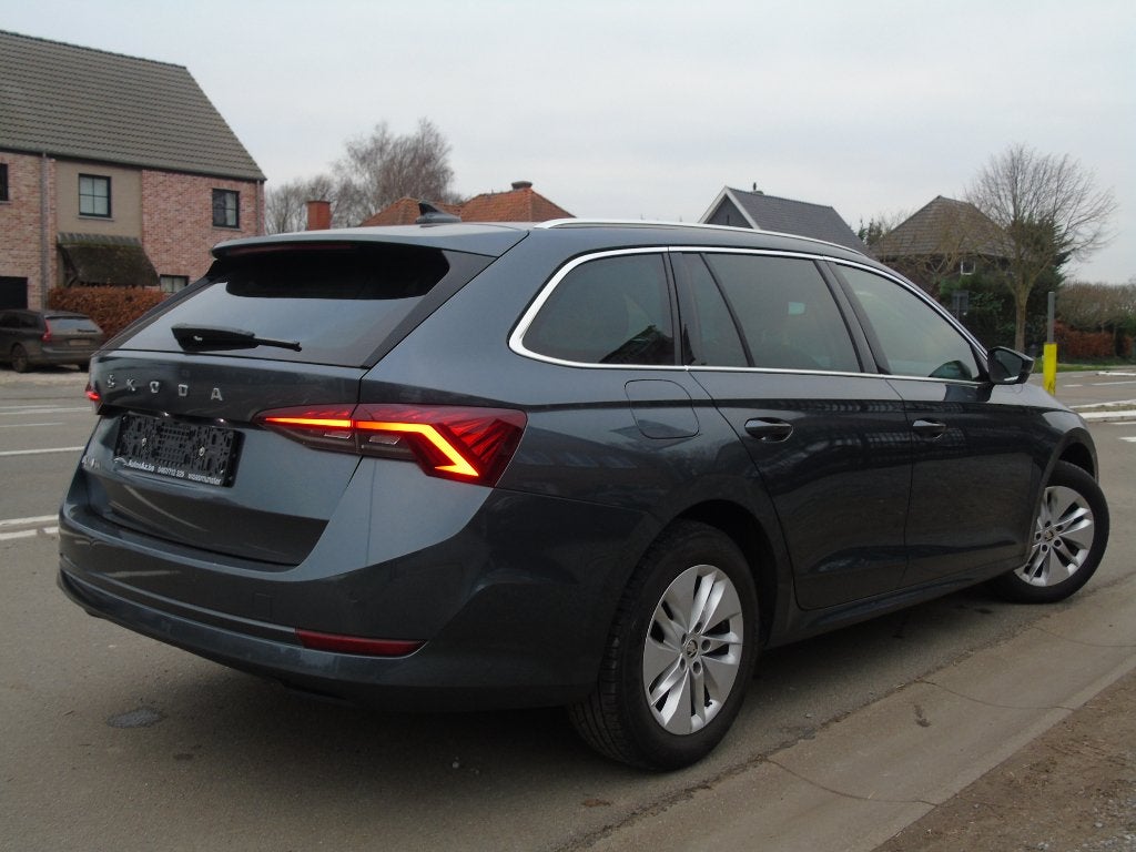 Skoda Octavia Sw 1.0TSI**1e Eigen*Keyless Go*Xenon*WEINIG KM, Autos, Achat, Euro 6, Entreprise, Garantie prolongée