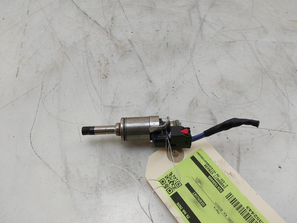 INJECTEUR Volvo XC40 (XZ) (01-2017/12-2022) (|32208203|), Robert Bosch AG, Robert-Bosch-Allee 1
74232  Abstatt, DE, Engineering@bosch.com