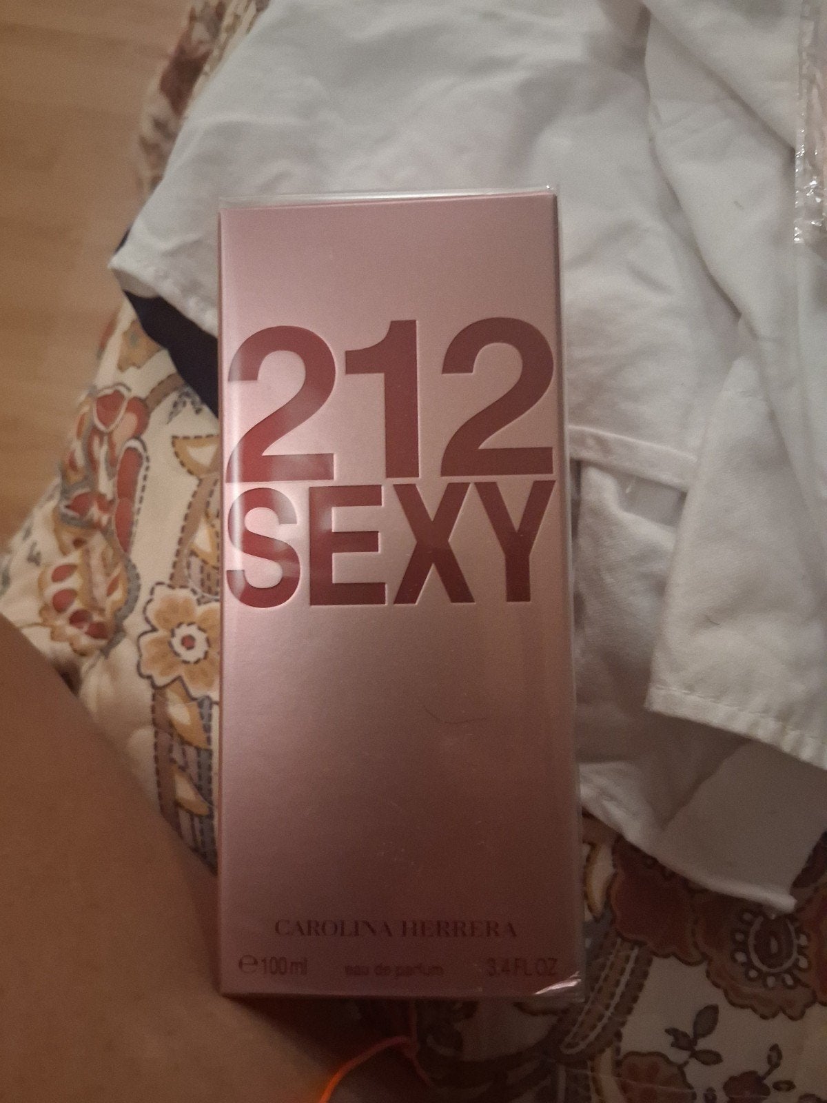 Parfum Carolina Herrera  212 sexy NIEUW 100ml, Handtassen en Accessoires, Uiterlijk | Parfum, Ophalen