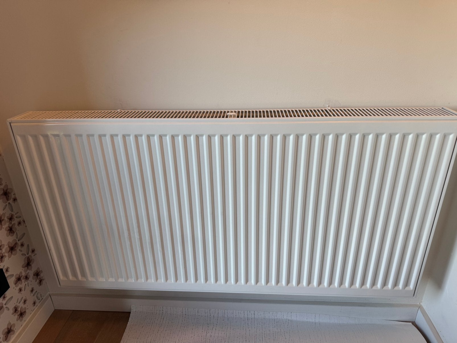 Très bonne offre : Radiateur horizontal blanc, Enlèvement, Comme neuf, Radiateur