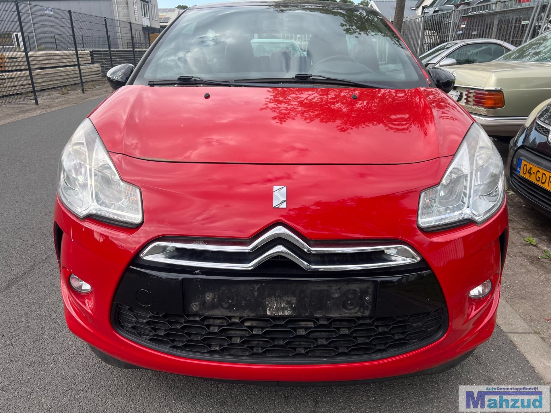 Citro n DS3 rouge 2010, pare-chocs avant, phare, capot, Citroën, Stellantis N.V., Utilisé, Taurusavenue 1
2132 LS  Hoofddorp, NL