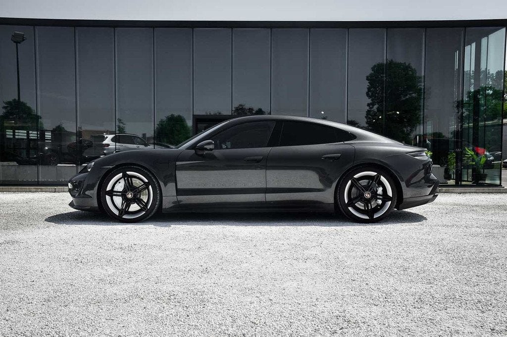 Porsche Taycan Turbo RearAxle 2nd Display 21' Alu Matrix Pan, Auto's, Automaat, Berline, Zilver of Grijs, Lichtsensor