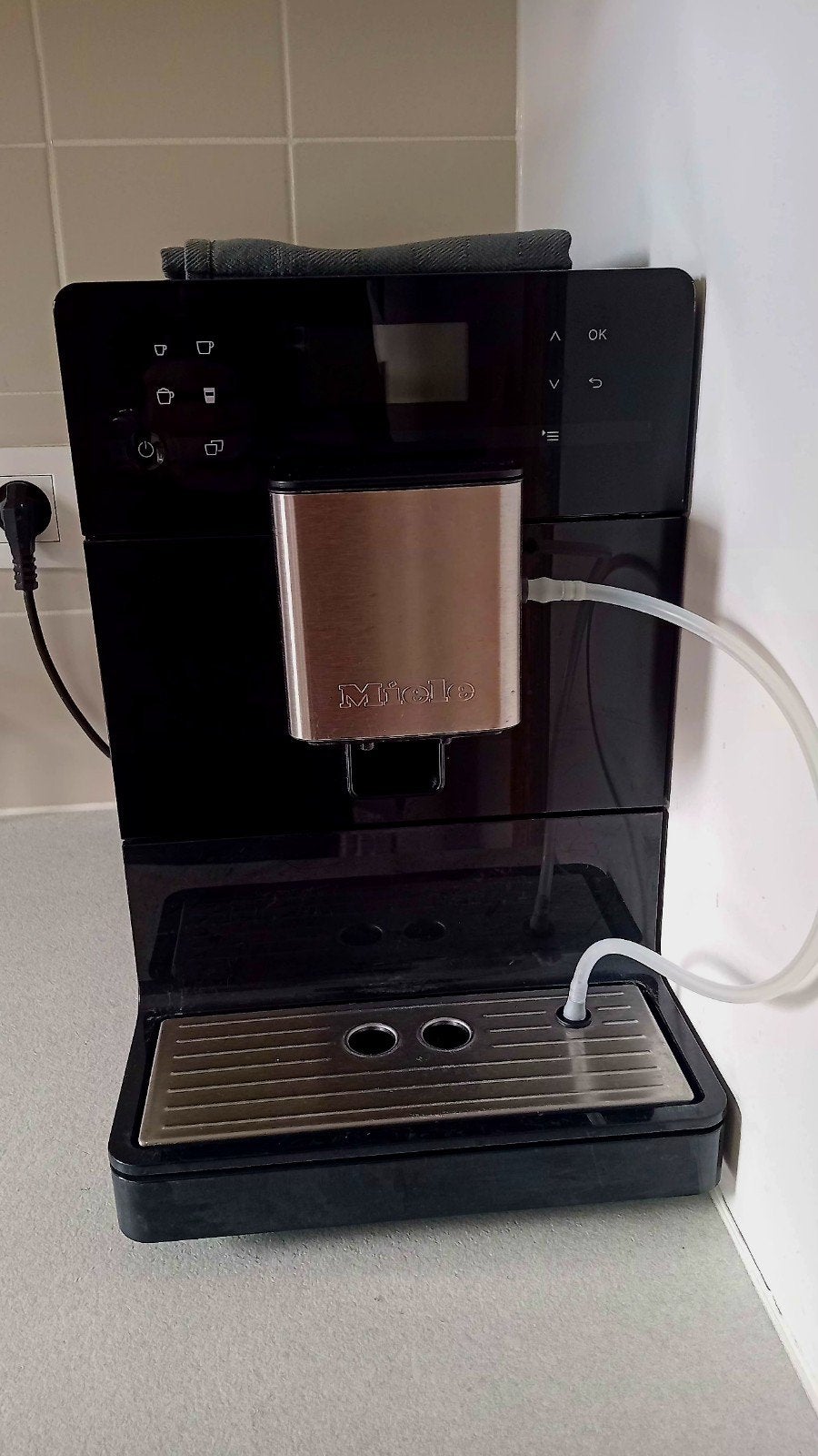 Miele volautomatische koffiemachine, Afneembaar waterreservoir, 10 kopjes of meer, Koffiemachine, Ophalen of Verzenden