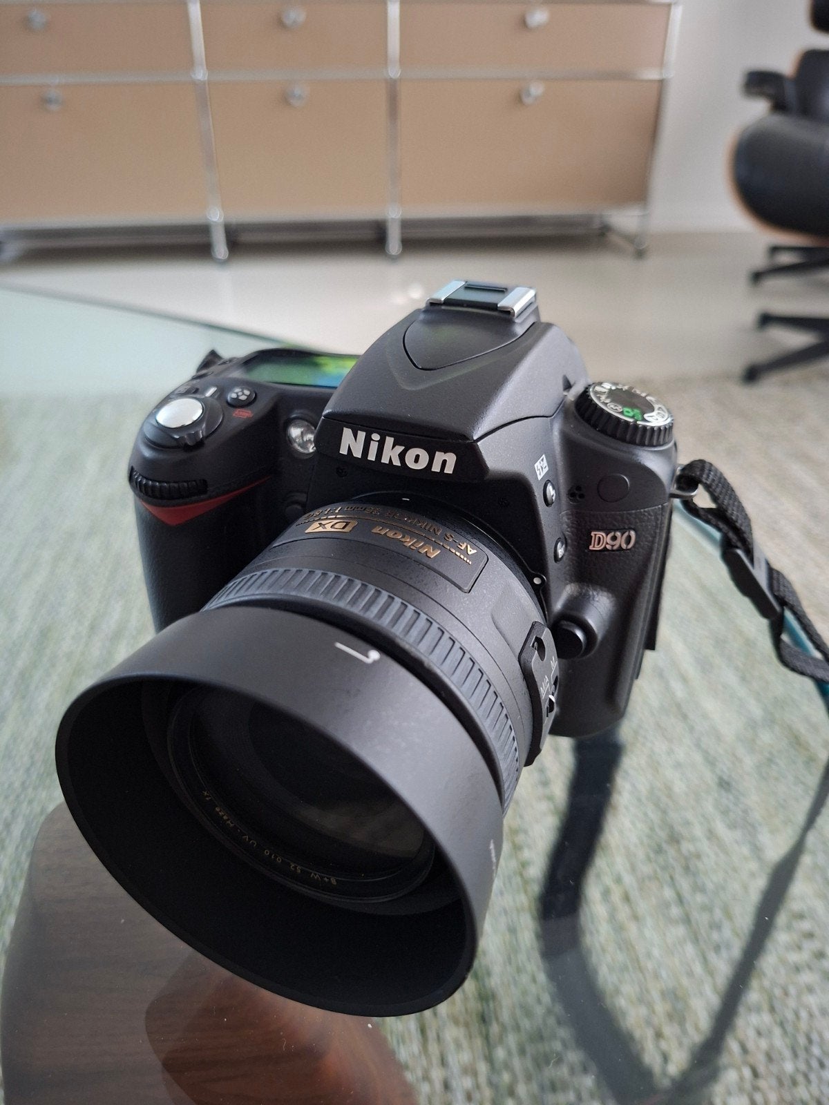 Nikon D90, Ophalen, Nikon