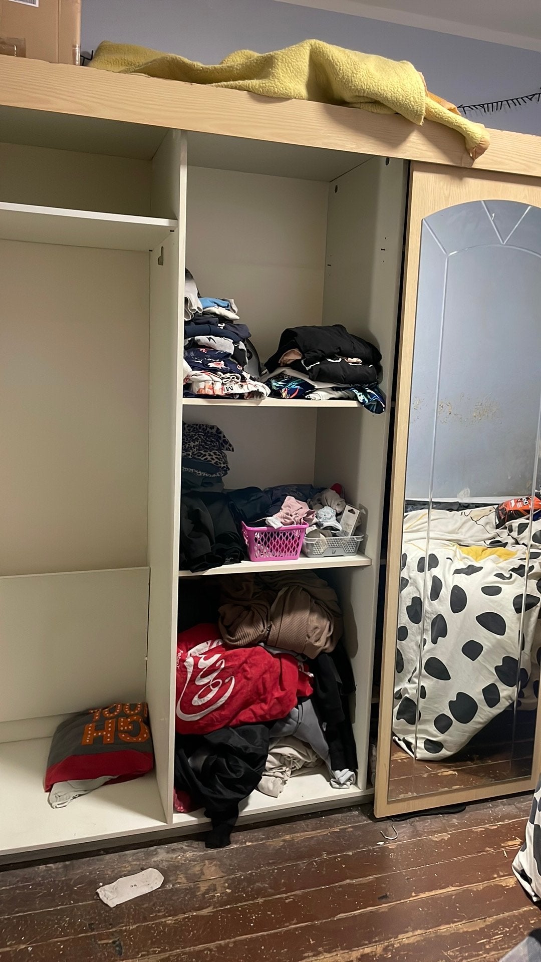 Garde de robe a donner, Maison & Meubles, Enlèvement ou Envoi, Comme neuf