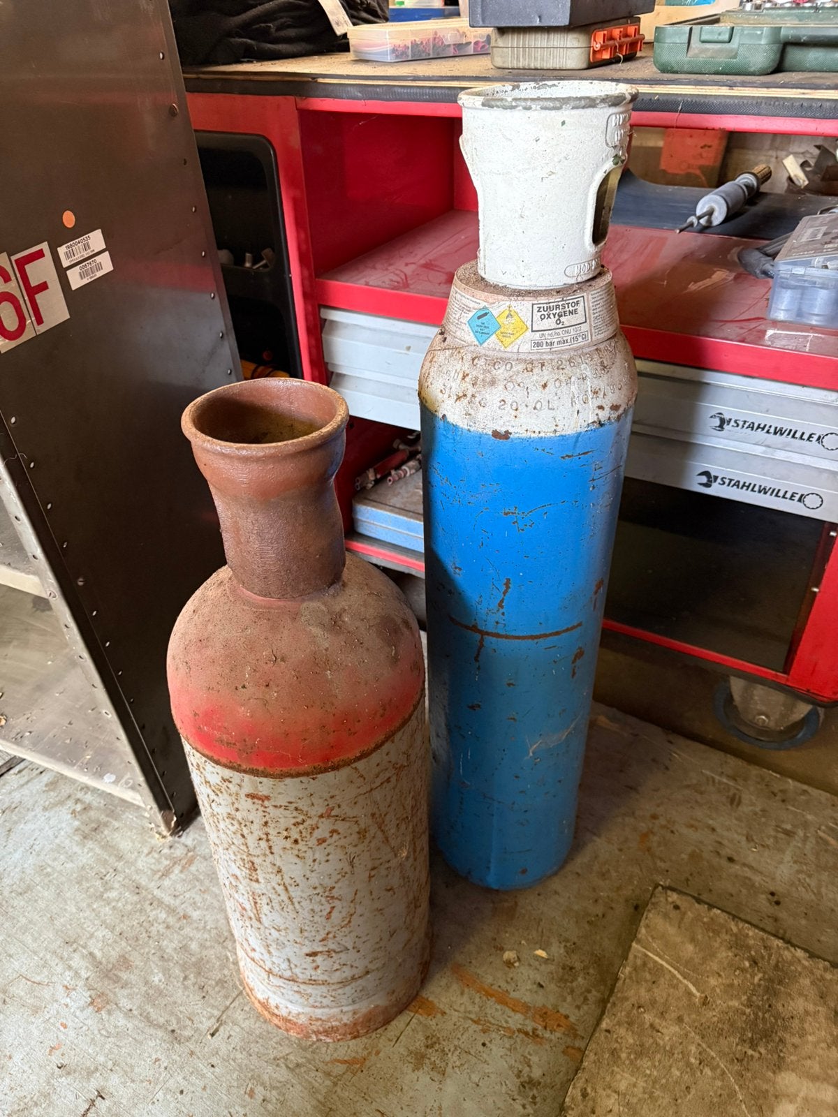 2 gasflessen, Doe-het-zelf en Bouw, Ophalen, Zo goed als nieuw