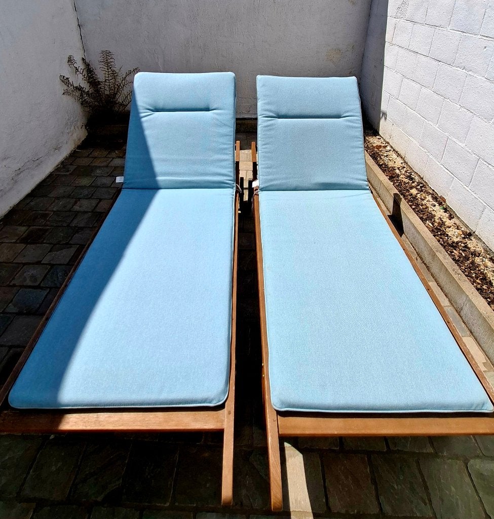 SUN LIGBED + KUSSENS 2 STUKS, Tuin en Terras, Ophalen, Zo goed als nieuw, Verstelbaar