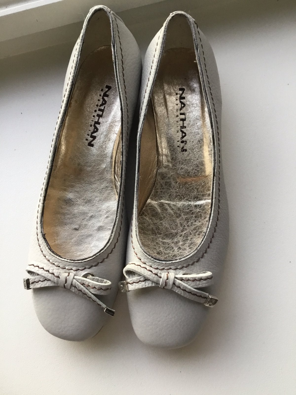 Ballerines entièrement en cuir. Taille 37, Enlèvement ou Envoi, Comme neuf, Gris