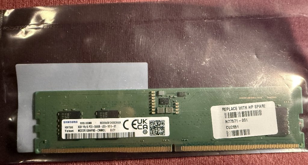 Samsung memory DDR5 UDIMM 8GB PC5-5600B-UC0-1010-XT, Computers en Software, 8 GB, Ophalen of Verzenden, Zo goed als nieuw, Desktop