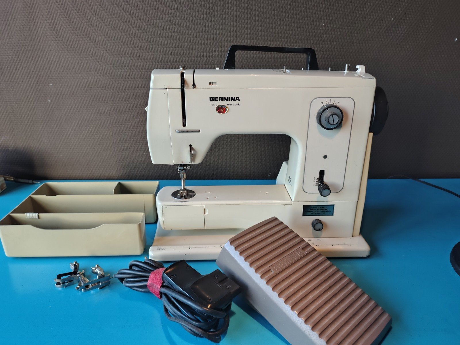 Bernina naaimachine. Werkt zeer goed! stikt ook leder., Hobby & Loisirs créatifs, Enlèvement, Machine à coudre, Bernina