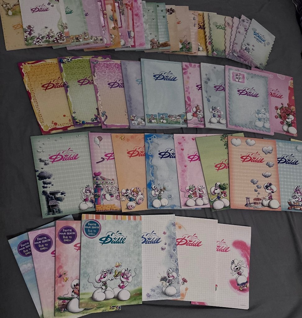 50 feuilles de diddl fraîchement sorties d'un bloc., Collections, Diddl, Enlèvement ou Envoi, Diddl, Comme neuf, Statue ou Figurine