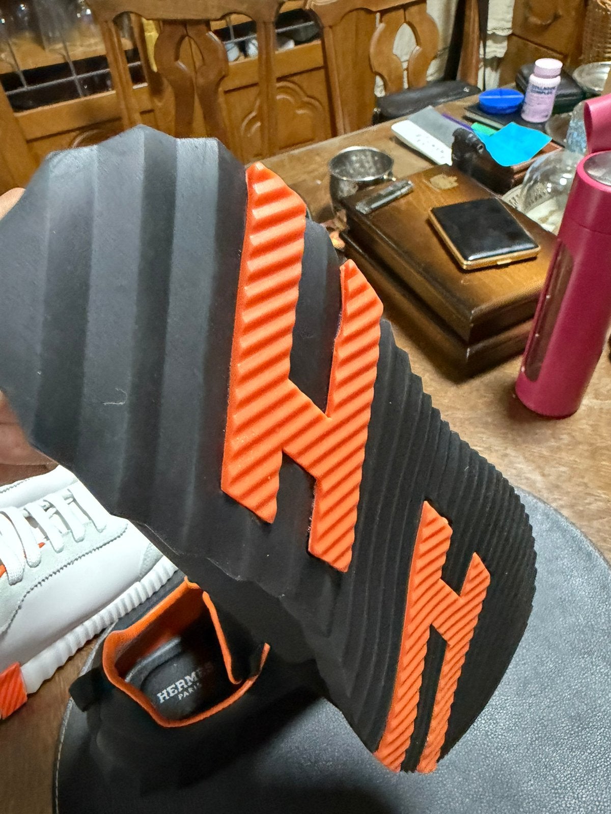 Baskets Hermès pointure 43  noire et blanche, Sports & Fitness, Basket, Enlèvement, Neuf, Chaussures