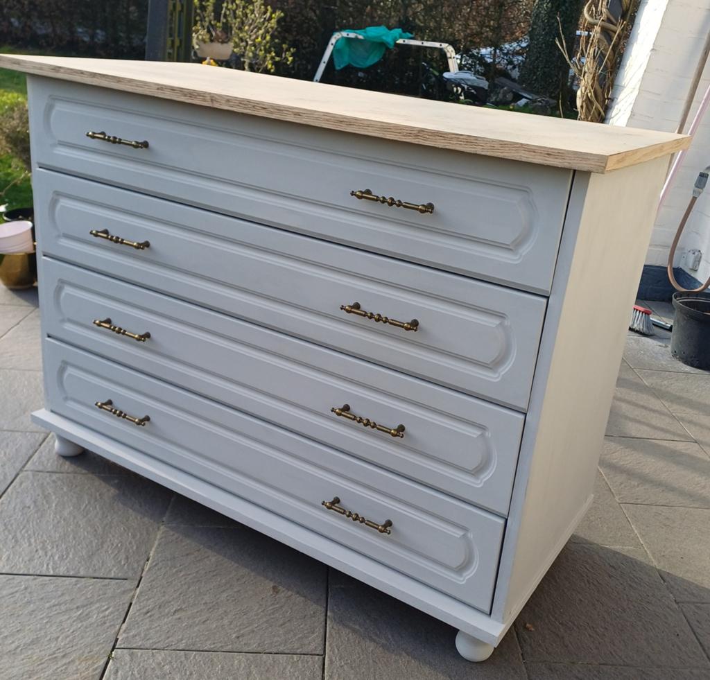 Jolie commode patine Liberon soie grège et bois brut, Enlèvement