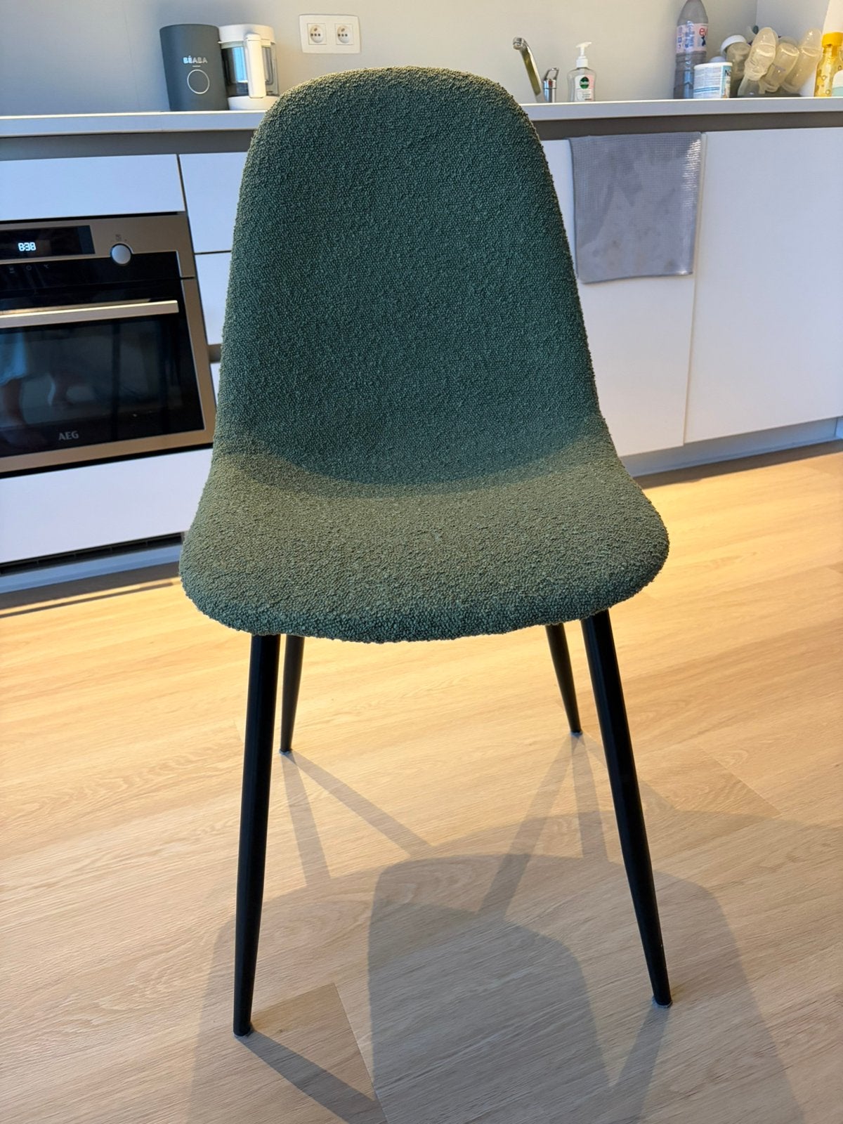 4 groene eetstoelen, Huis en Inrichting, Ophalen, Zo goed als nieuw, Stof