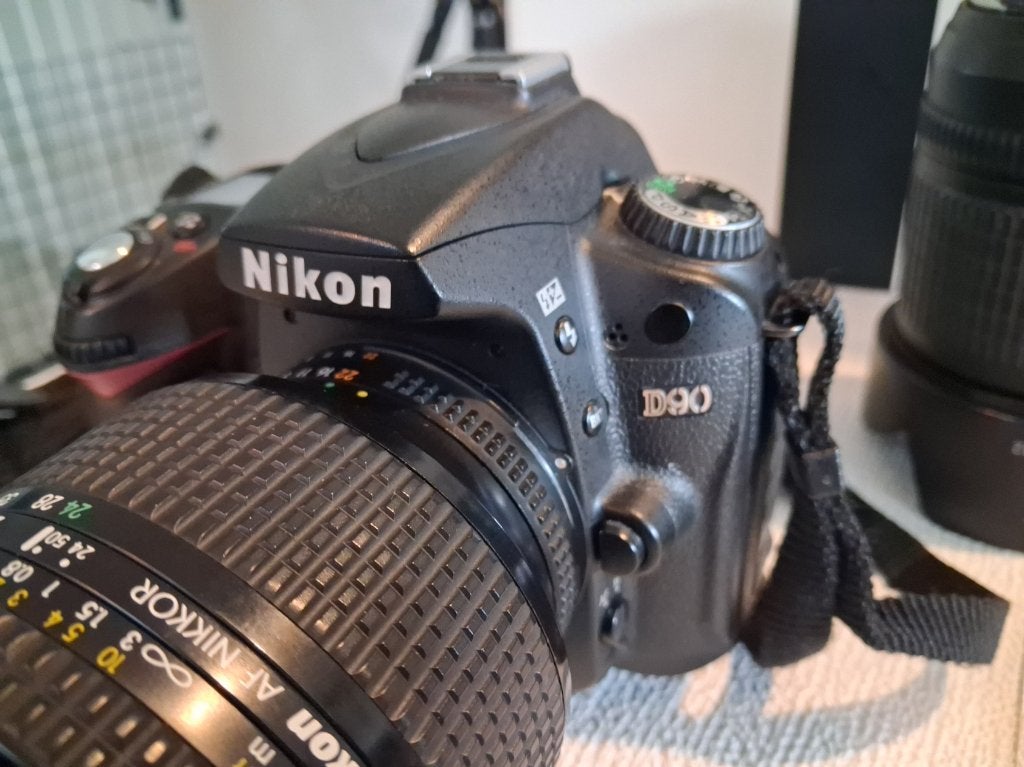 Digitale camera Nikon D90 + bijbehoren, Ophalen, Zo goed als nieuw