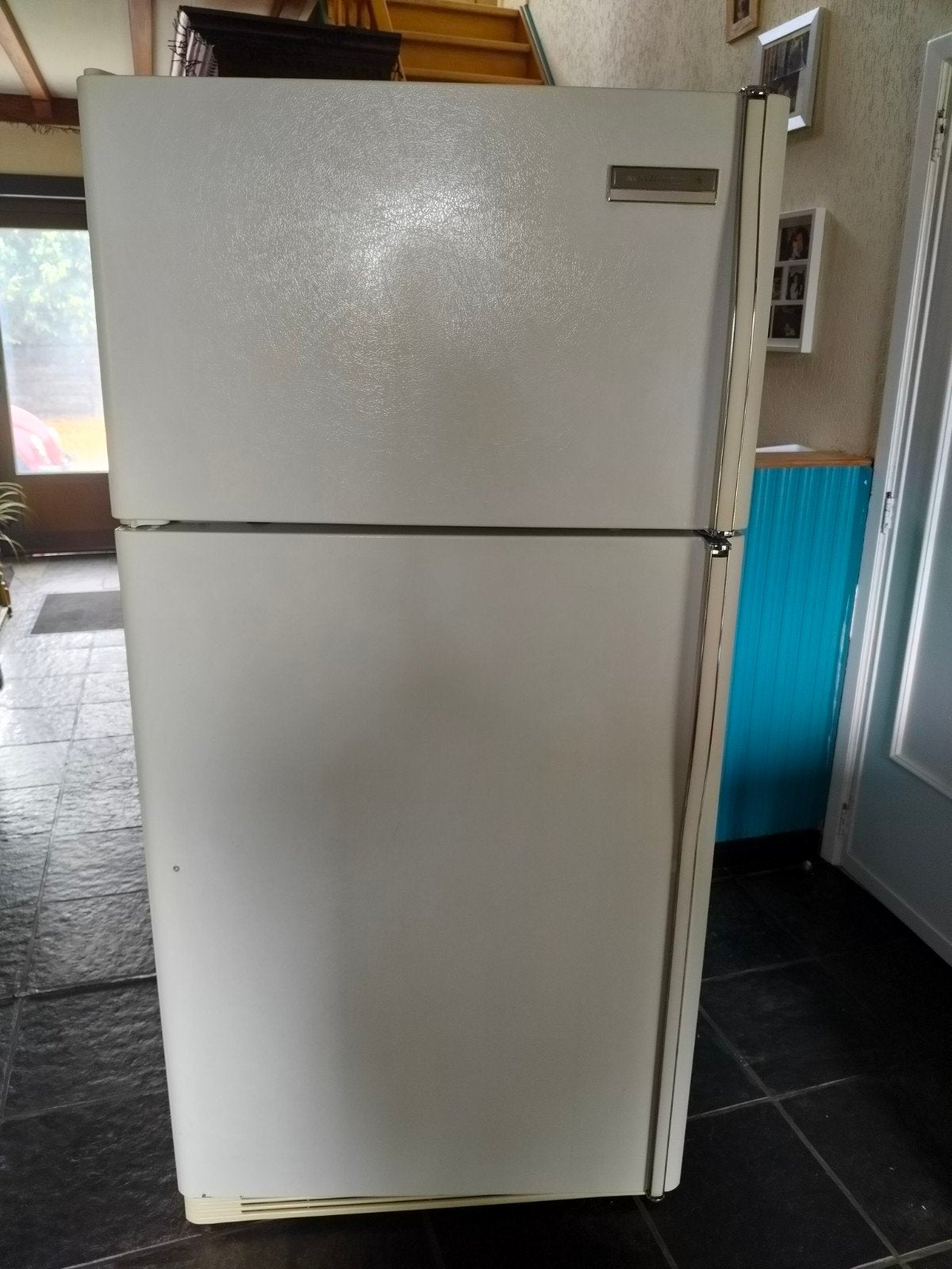 ijskast frigo kelvinator met diepvriesvak  werkt perfect, Elektronische apparatuur, Ophalen, Gebruikt, 200 liter of meer, 60 cm of meer