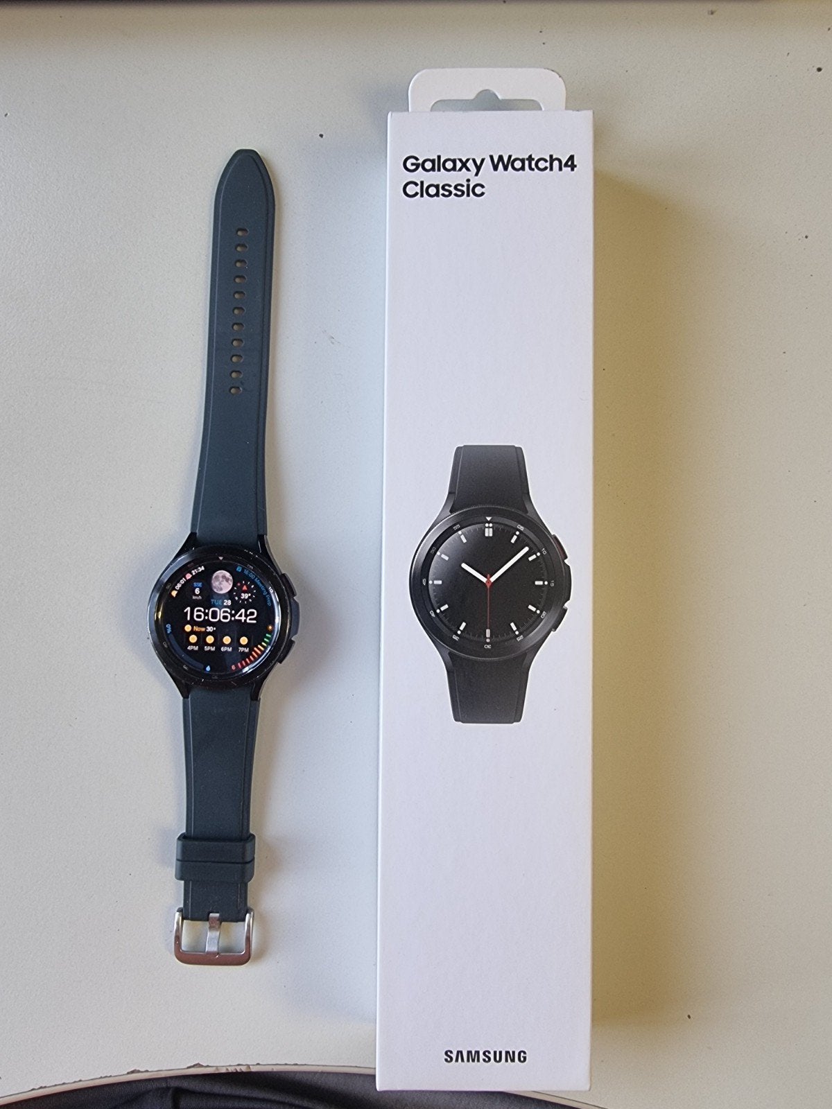 Galaxy Watch 4 Classic 46mm LTE, Bijoux, Sacs & Beauté, Montres connectées, Utilisé, Android, Noir, Distance, Bandage calorique