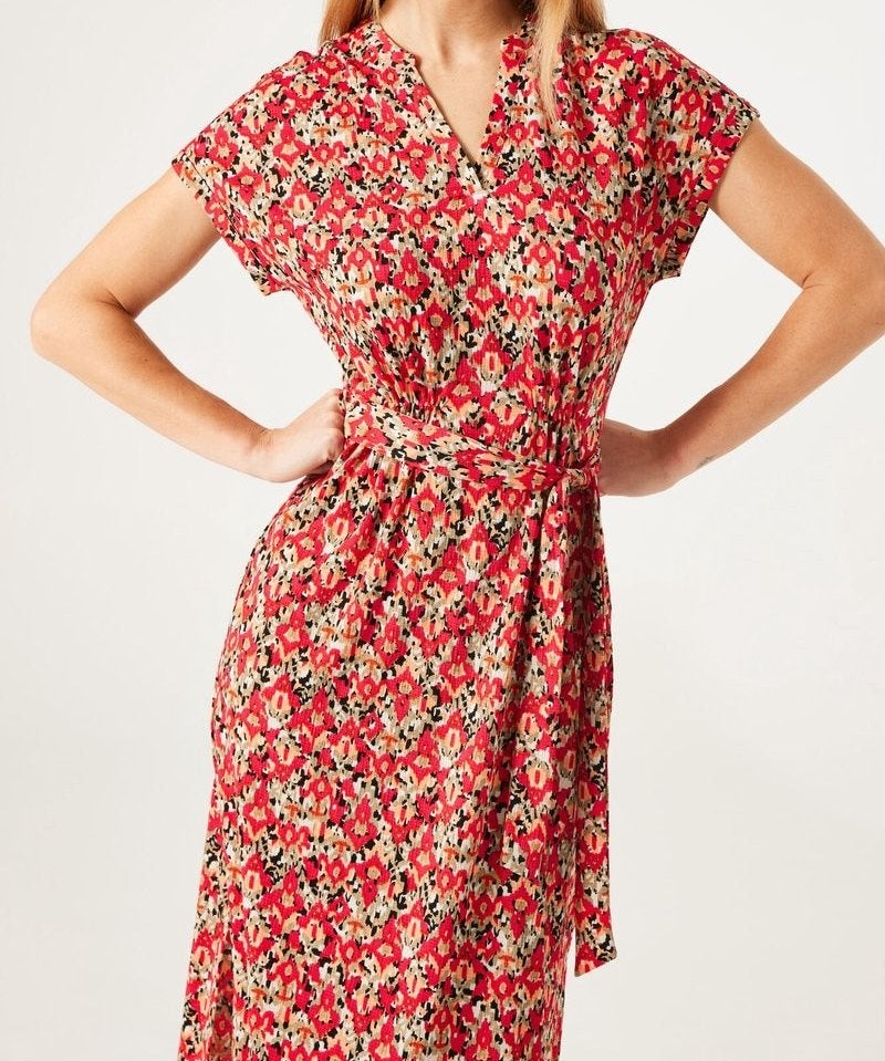Jurk met allover print Garcia maat S (36/38), Kleding | Dames, Jurken, Ophalen of Verzenden, Zo goed als nieuw, Maat 36 (S), Rood