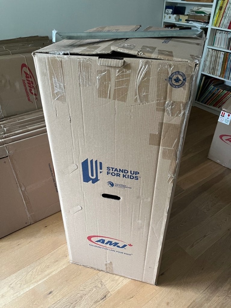Cartons de déménagement "penderies" avec tringle métallique, Bricolage & Construction, Repliable, Enlèvement, Boîte, 40 à 60 cm