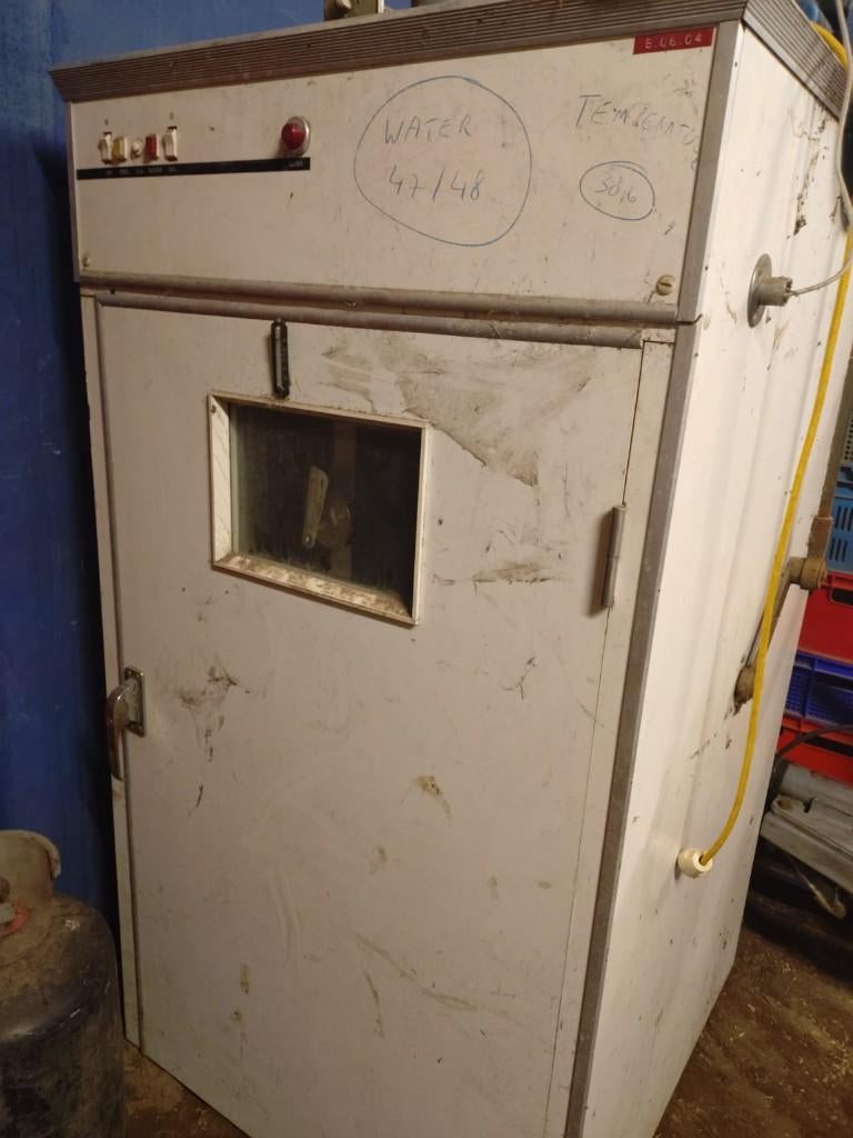 Professionele broedmachine 400euro, Enlèvement, Utilisé