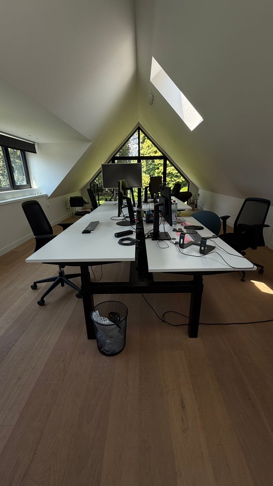 Elektrisch verstelbaar duo bureau 2x180x80 cm, Ophalen, Zit-sta bureau, 180 cm, Zo goed als nieuw