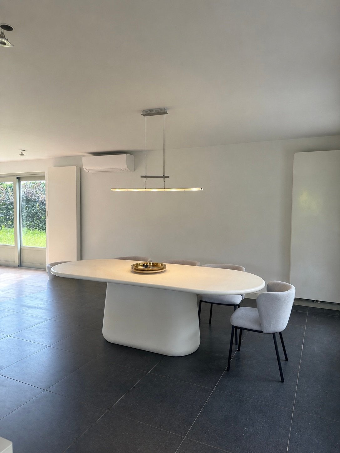 Eettafel ovaal - betonlook, Huis en Inrichting, Tafels | Eettafels, Ophalen, Zo goed als nieuw, Ovaal