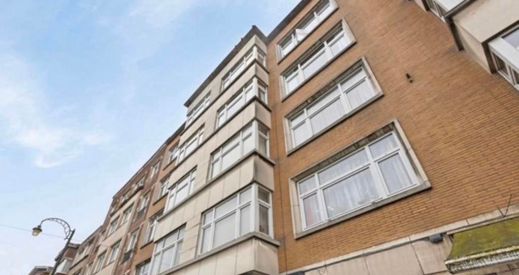 Appartement +- 100m2 - 2 ch avec dressing – Possibilité 3 ch