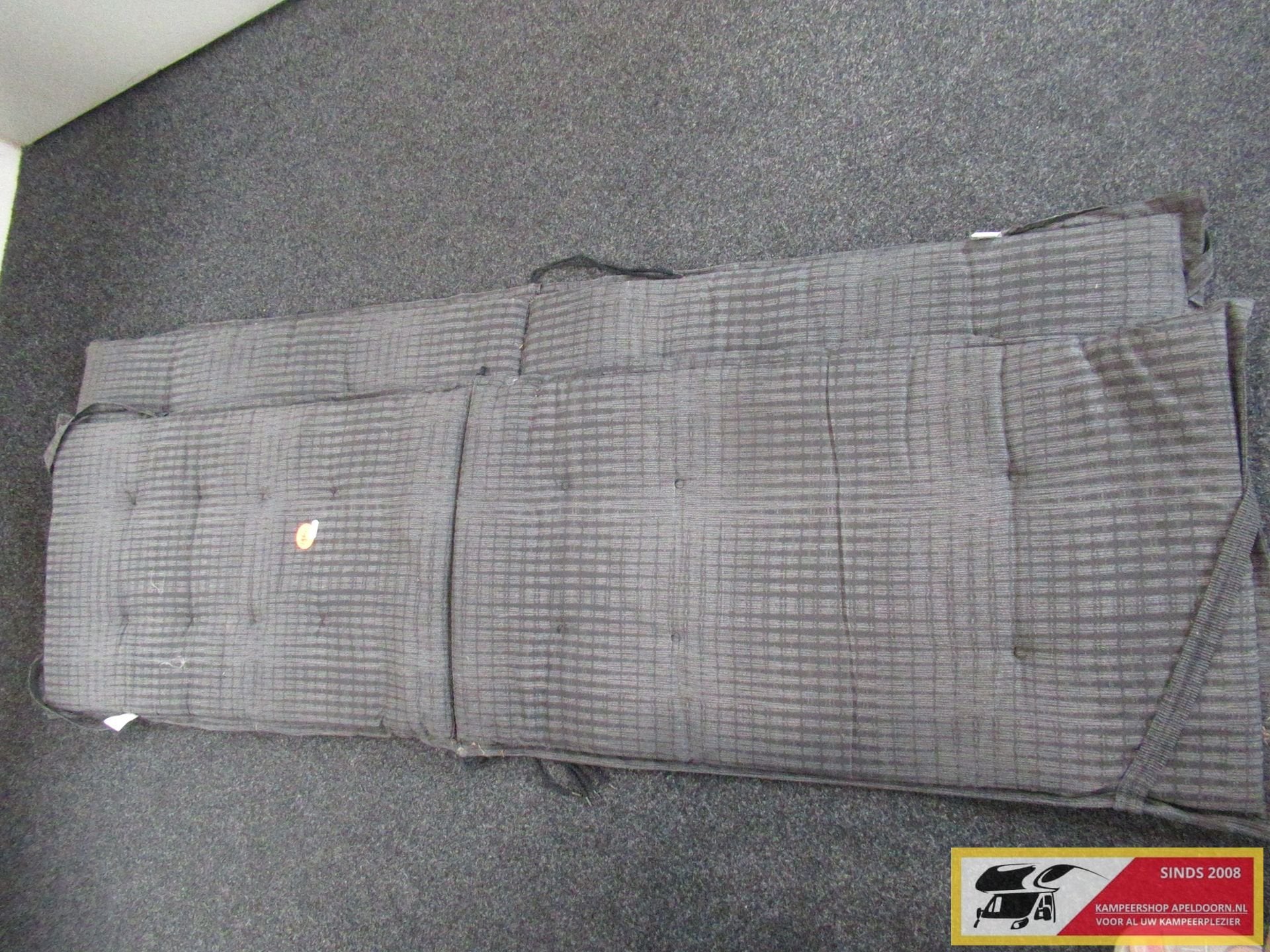 2 stoelkussens 1 gedeelte 76, andere gedeelte 86cm lang en 4, Caravans en Kamperen, Caravanaccessoires, Gebruikt, -, -, Ophalen of Verzenden