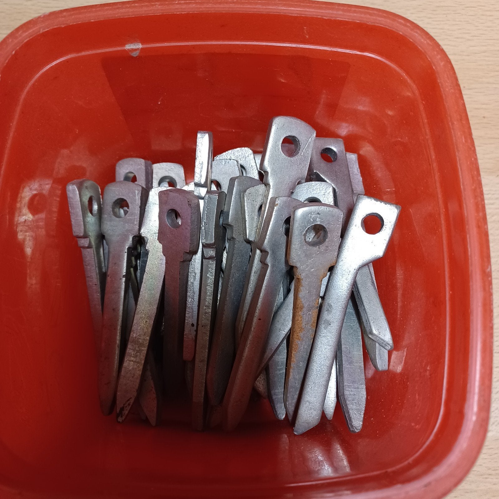 Thermisch verzinkte inslagpen / muurpen type R2 voor PVC-bui, Doe-het-zelf en Bouw, Ophalen, Gebruikt, PVC