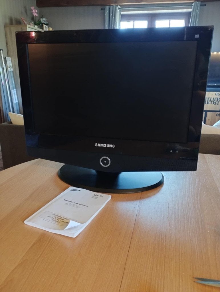 Téléviseur Samsung LCD 26 pouces. Modèle LE23R32BX, TV, Hi-fi & Vidéo, Enlèvement, LCD, Samsung