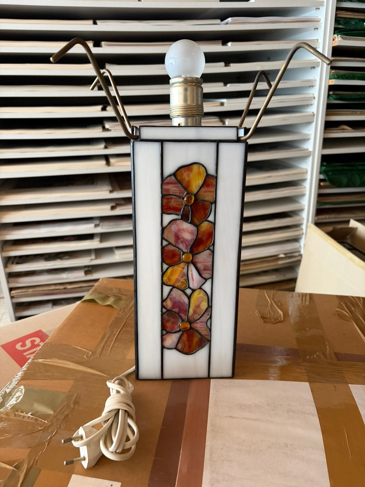 Lampe de table vintage spéciale de style Tiffany faite à la, Enlèvement ou Envoi, Comme neuf, Verre, Vintage