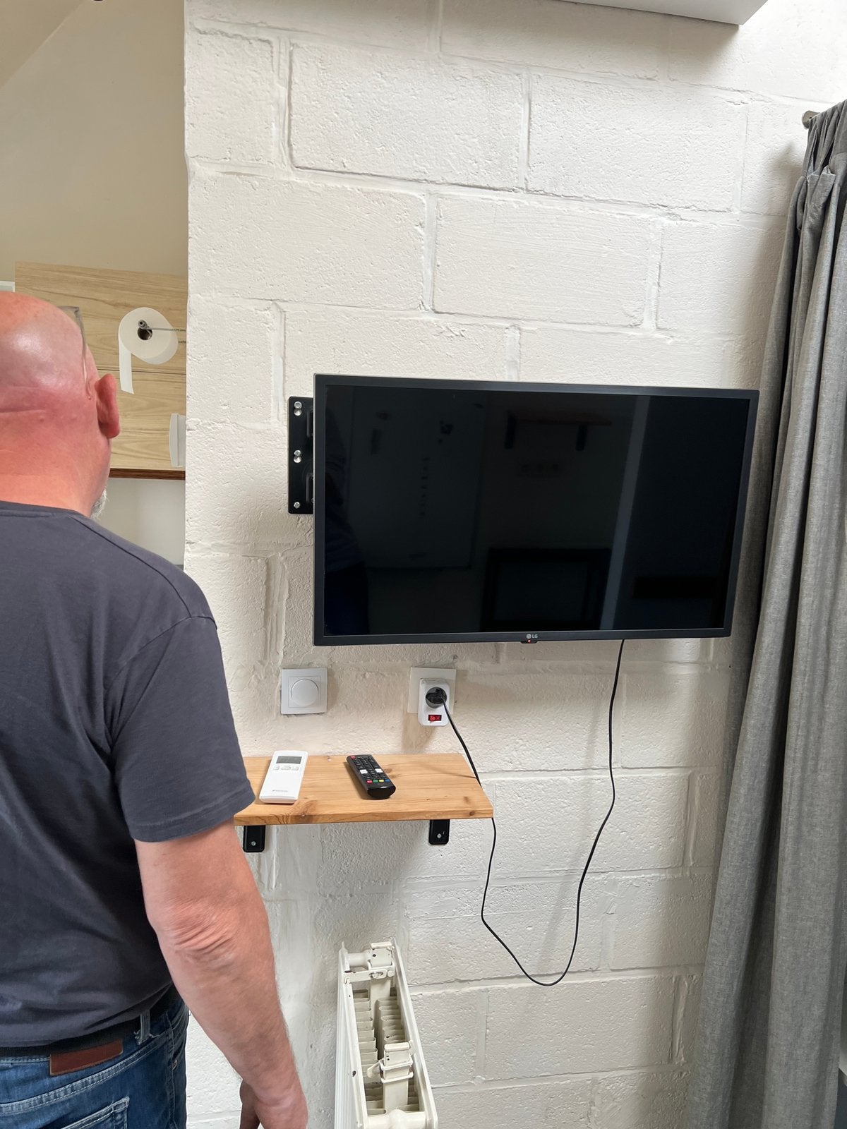 Une TV LG a accrocher au mur, TV, Hi-fi & Vidéo, TV, Hi-fi & Vidéo Autre, Enlèvement