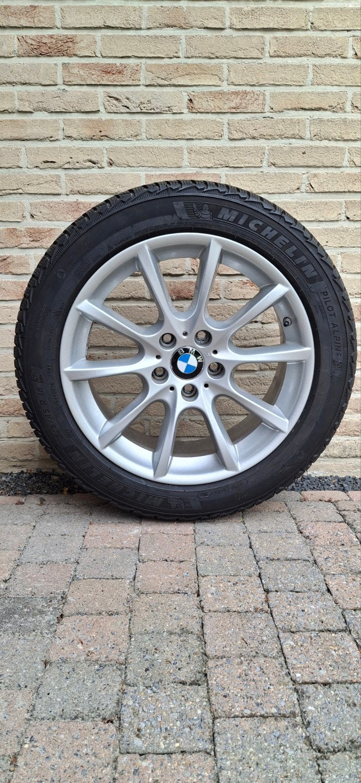4 jantes BMW 18" avec pneus neige, Autos : Pièces & Accessoires, Véhicule de tourisme, Enlèvement, Utilisé, Pneus hiver